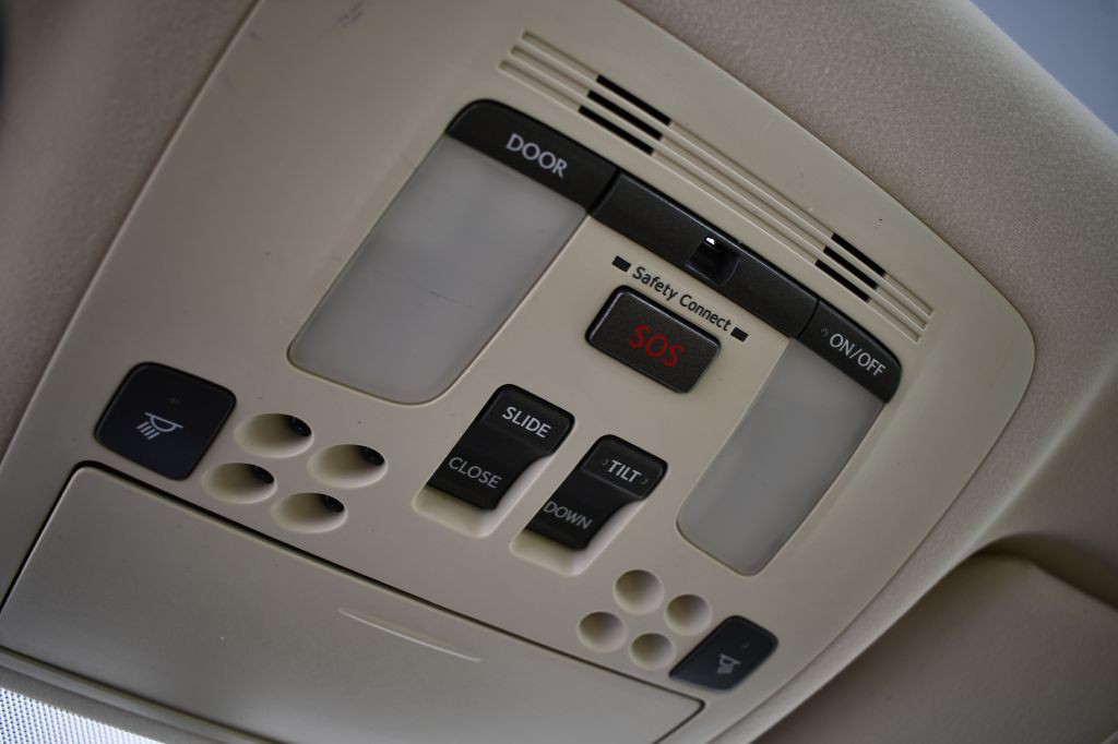 2011 Lexus IS Image 37