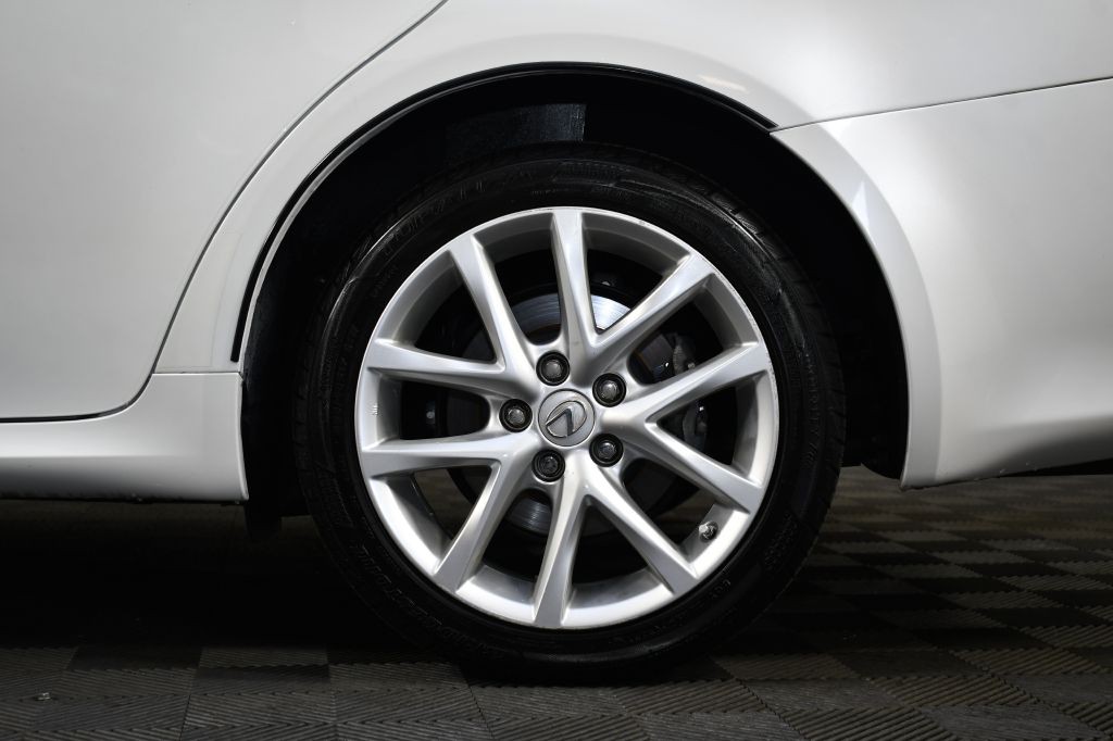 2011 Lexus IS Image 42