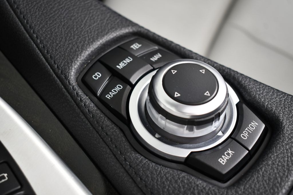 2012 BMW M6 Image 48
