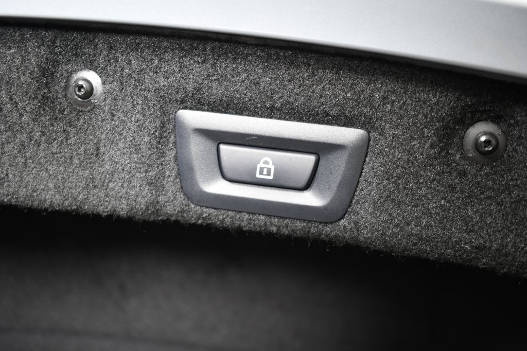 2012 BMW M6 Image 58