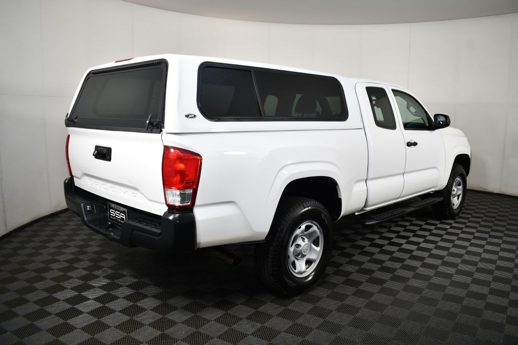 2016 Toyota Tacoma Image 8