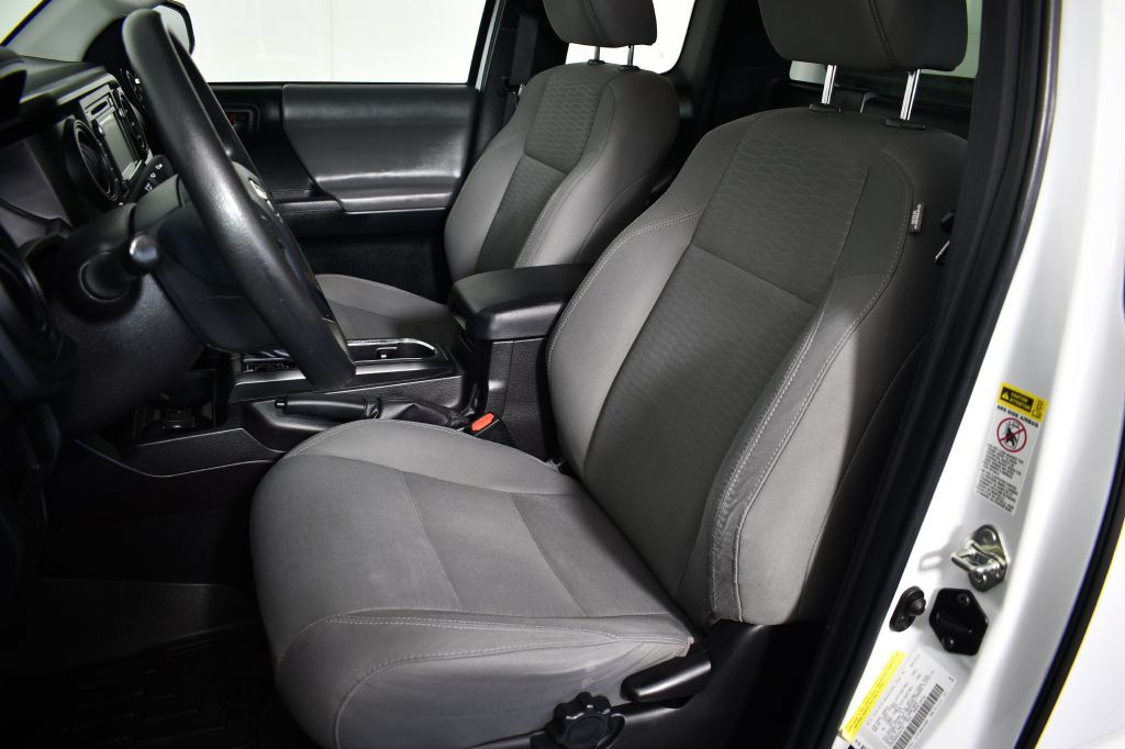 2016 Toyota Tacoma Image 20