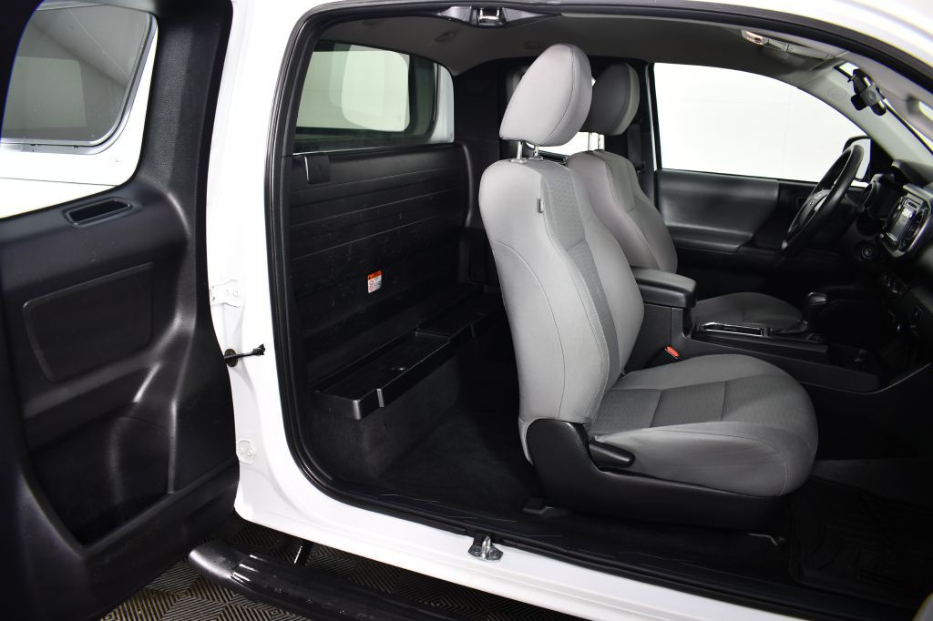 2016 Toyota Tacoma Image 26