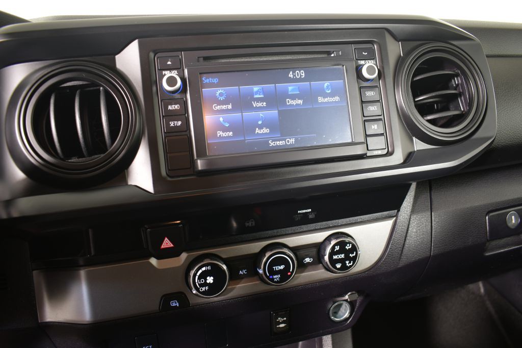 2016 Toyota Tacoma Image 30
