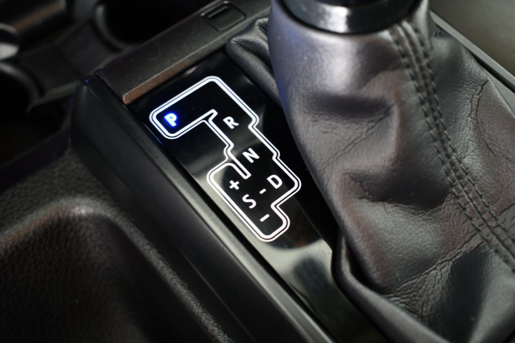 2016 Toyota Tacoma Image 32