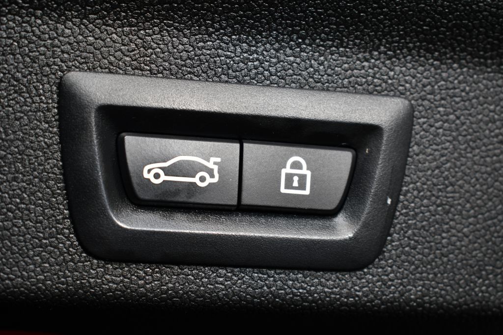 2021 MINI Cooper Image 13
