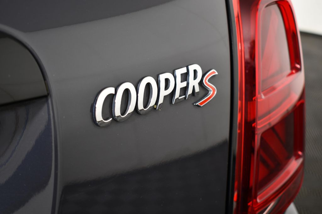 2021 MINI Cooper Image 14