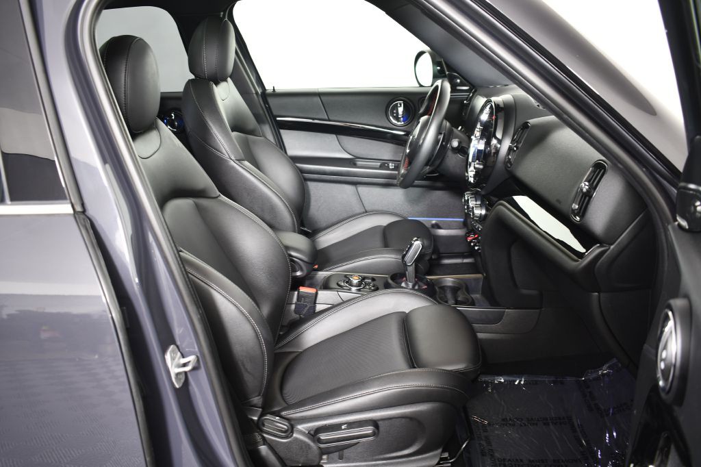 2021 MINI Cooper Image 23