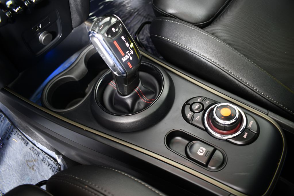 2021 MINI Cooper Image 34