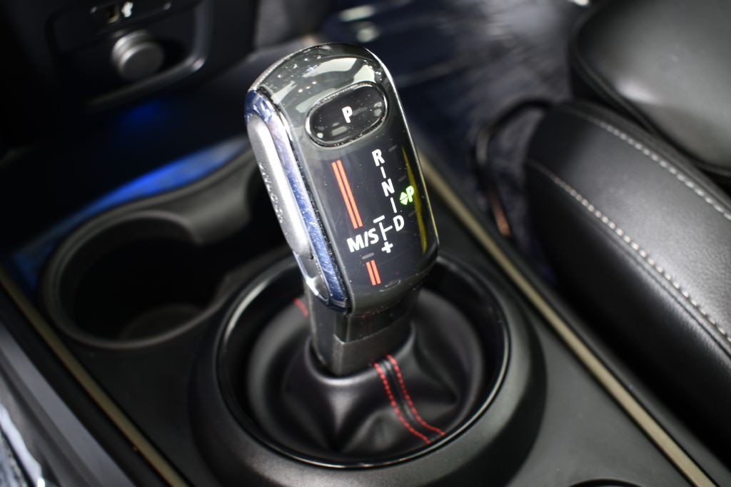 2021 MINI Cooper Image 35