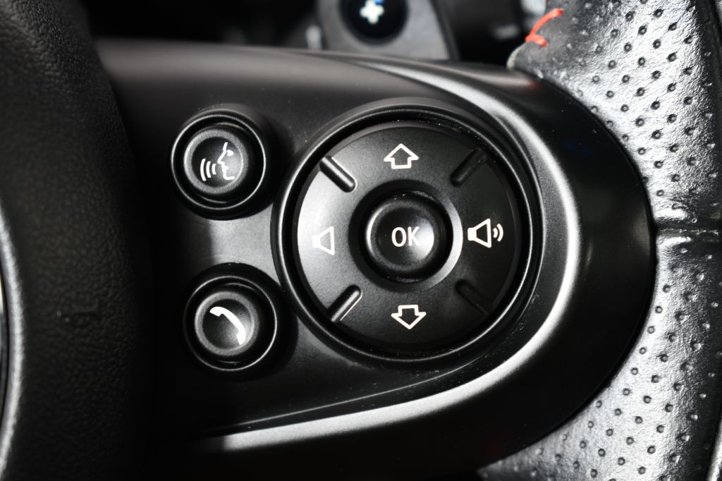 2021 MINI Cooper Image 46
