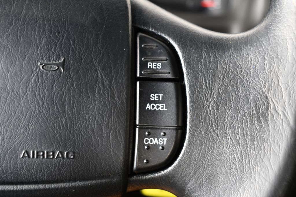2002 Ford F-350 Image 26