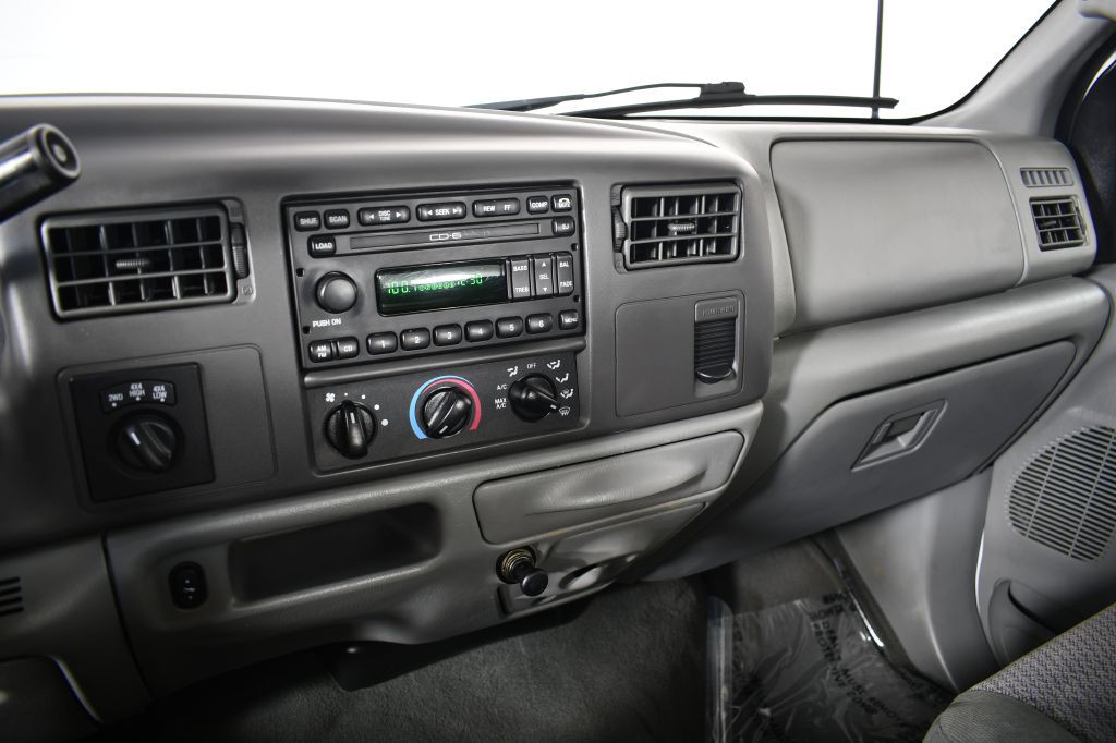 2002 Ford F-350 Image 29