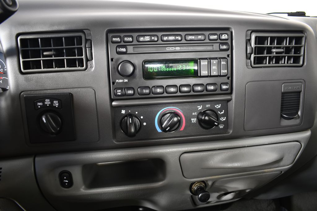2002 Ford F-350 Image 30