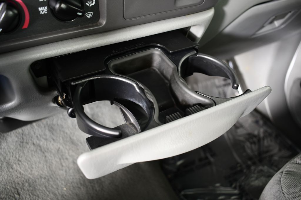 2002 Ford F-350 Image 32