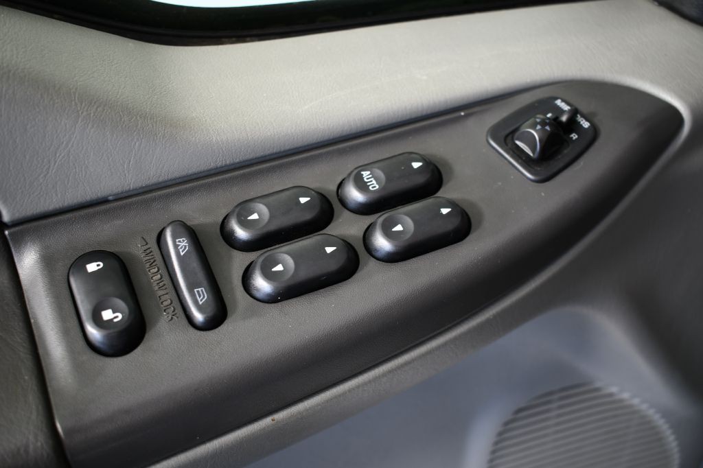 2002 Ford F-350 Image 36