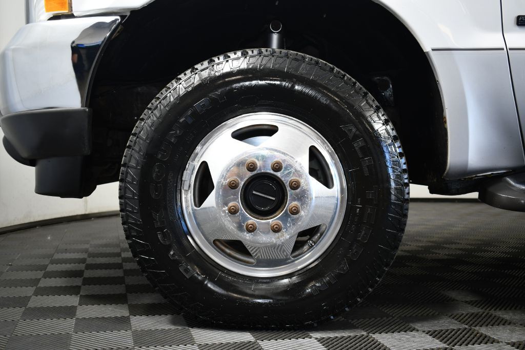 2002 Ford F-350 Image 39