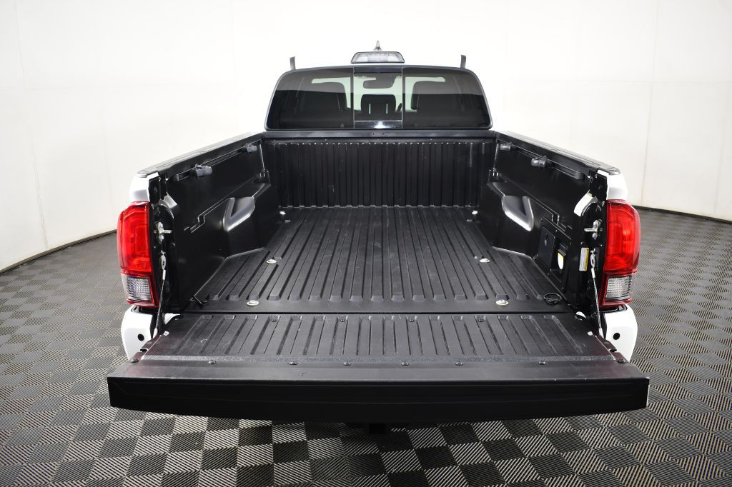 2019 Toyota Tacoma Image 11