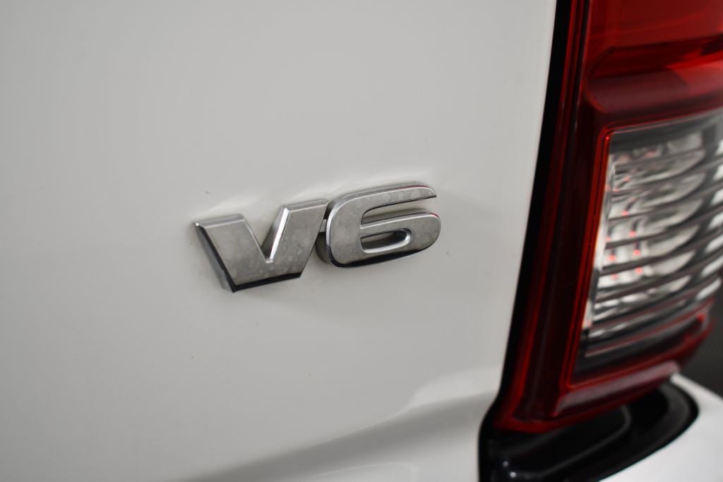 2019 Toyota Tacoma Image 14