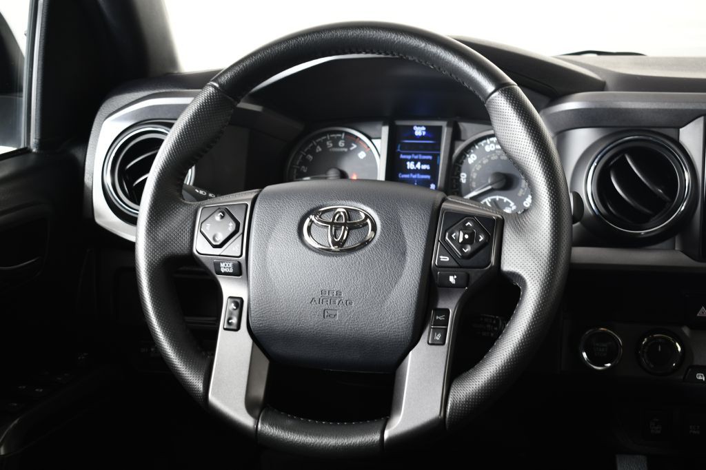 2019 Toyota Tacoma Image 17