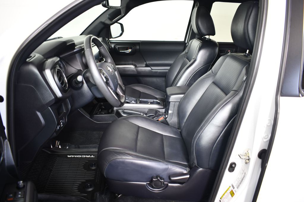 2019 Toyota Tacoma Image 18