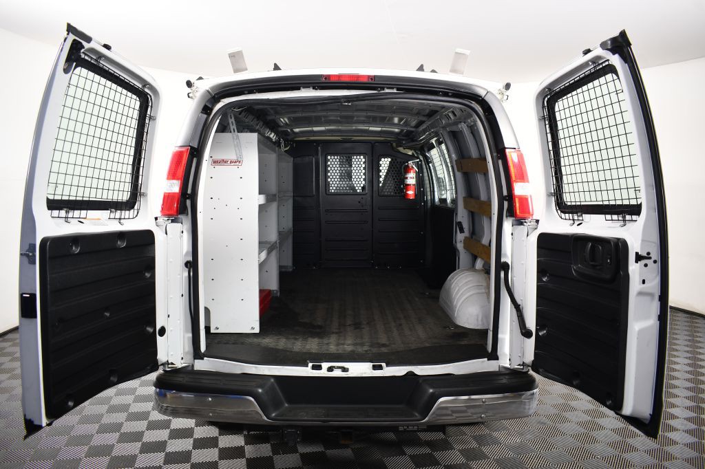2019 GMC Savana Image 13