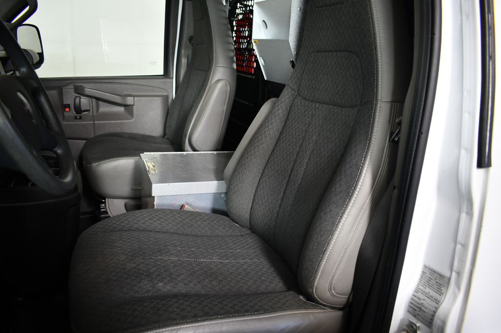 2019 GMC Savana Image 22