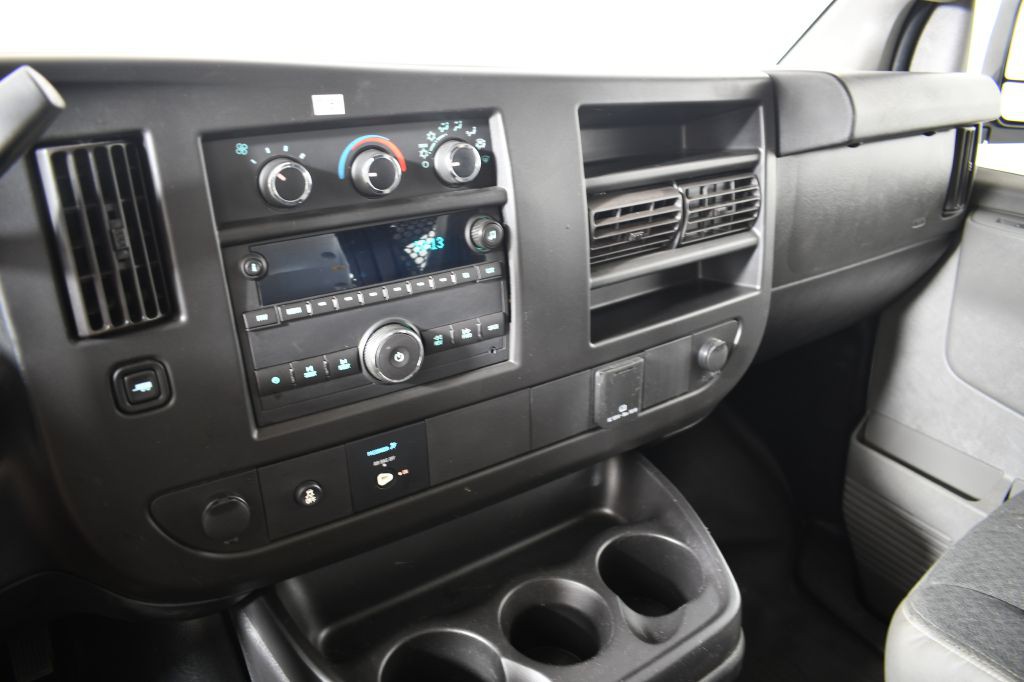 2019 GMC Savana Image 28