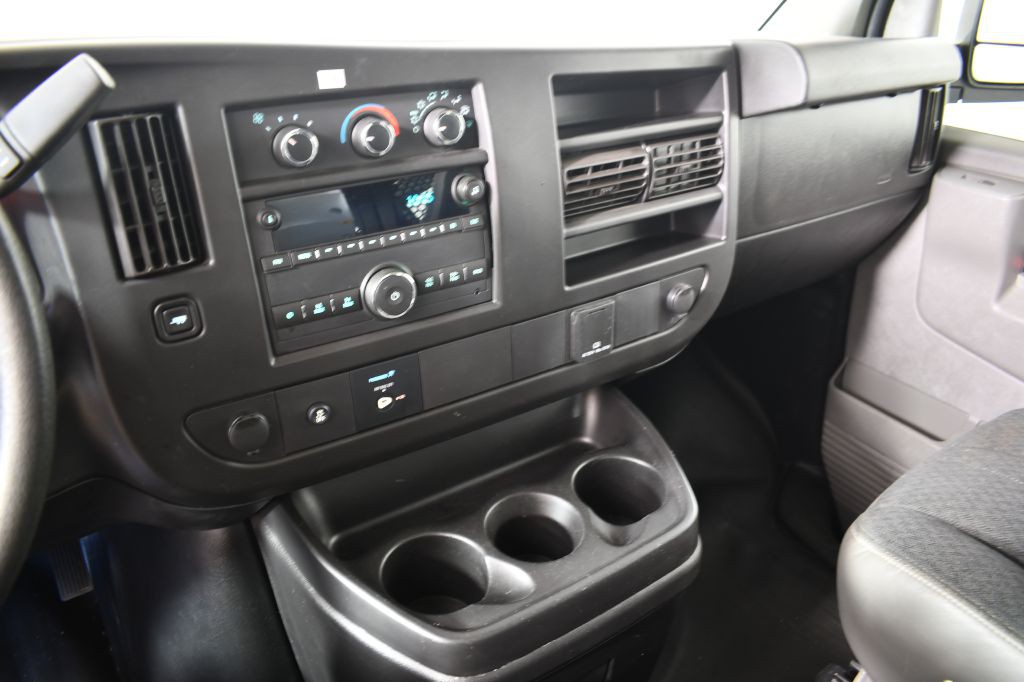 2019 GMC Savana Image 36