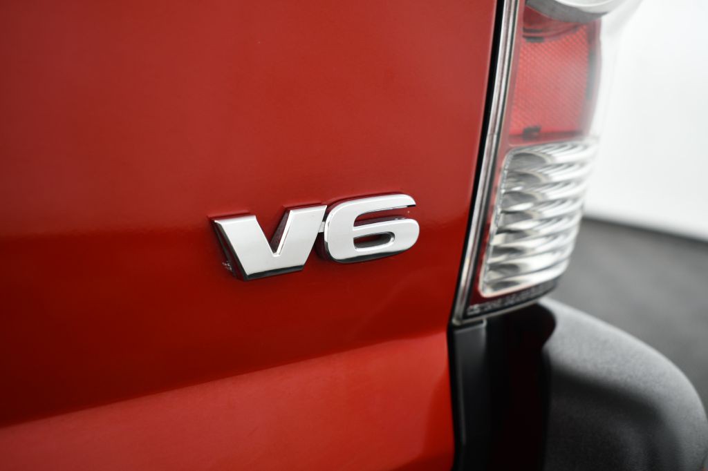 2015 Toyota Tacoma Image 12