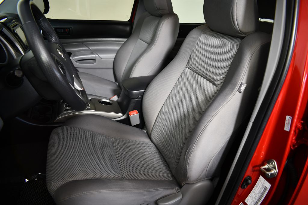 2015 Toyota Tacoma Image 19