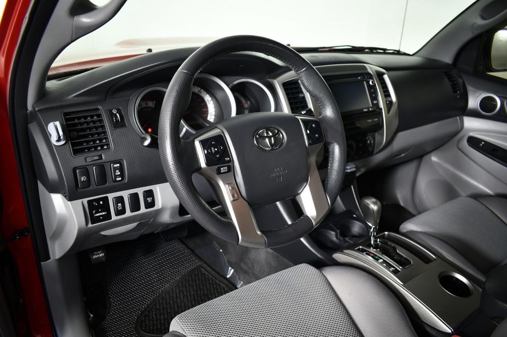 2015 Toyota Tacoma Image 20