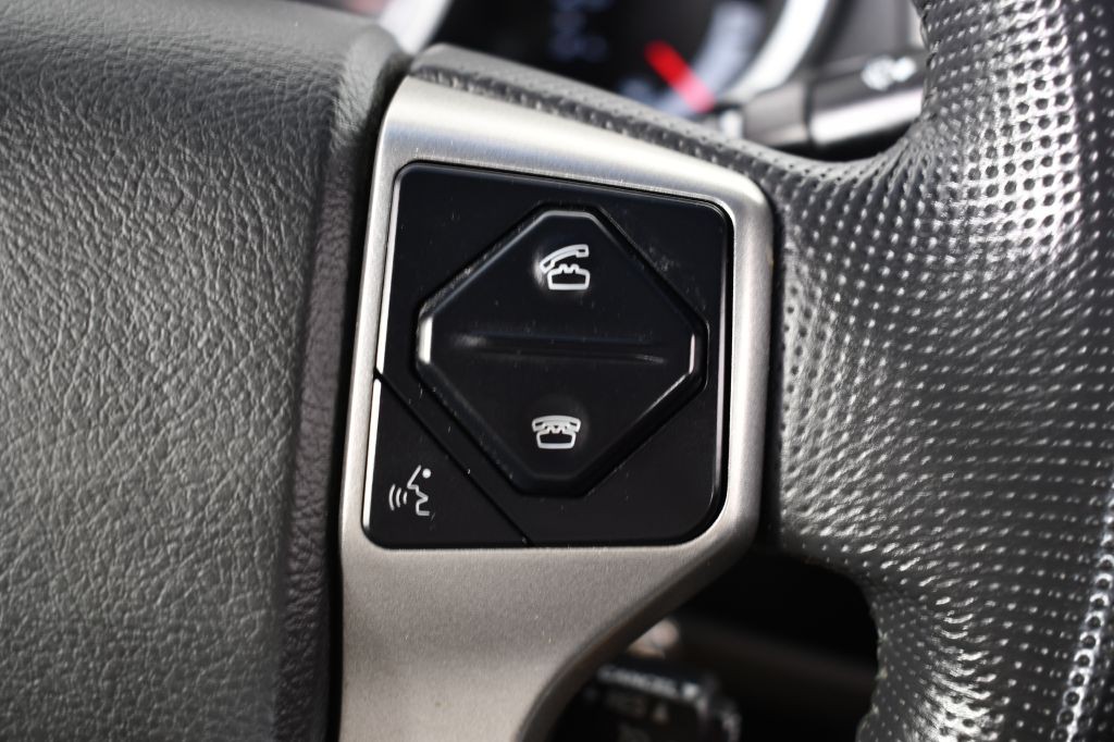 2015 Toyota Tacoma Image 28