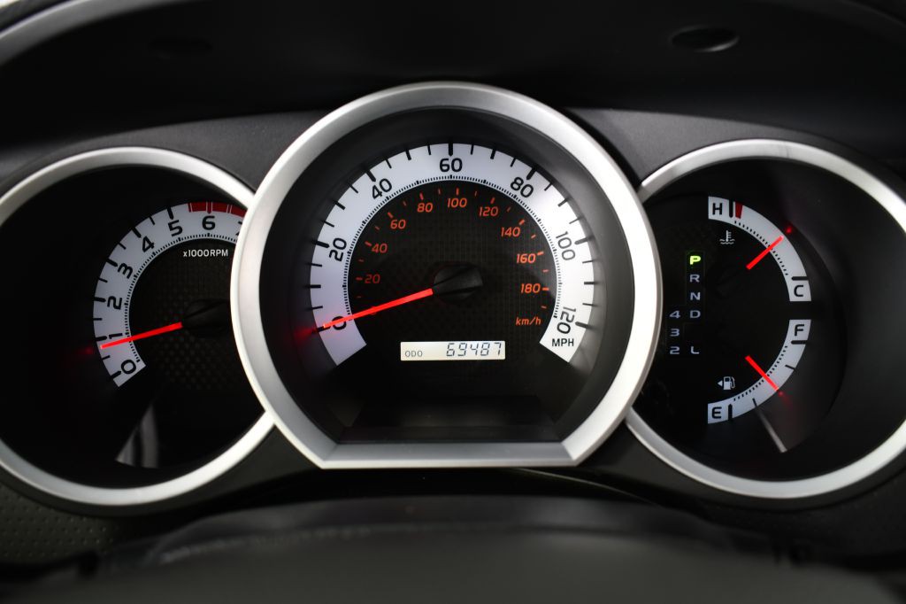 2015 Toyota Tacoma Image 29