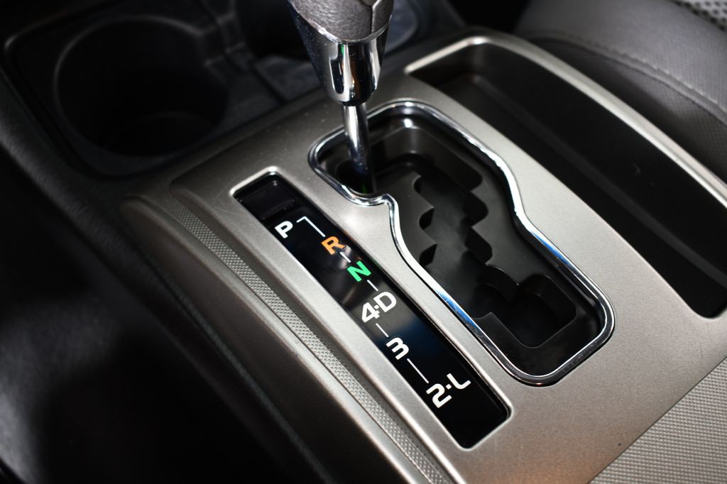 2015 Toyota Tacoma Image 35
