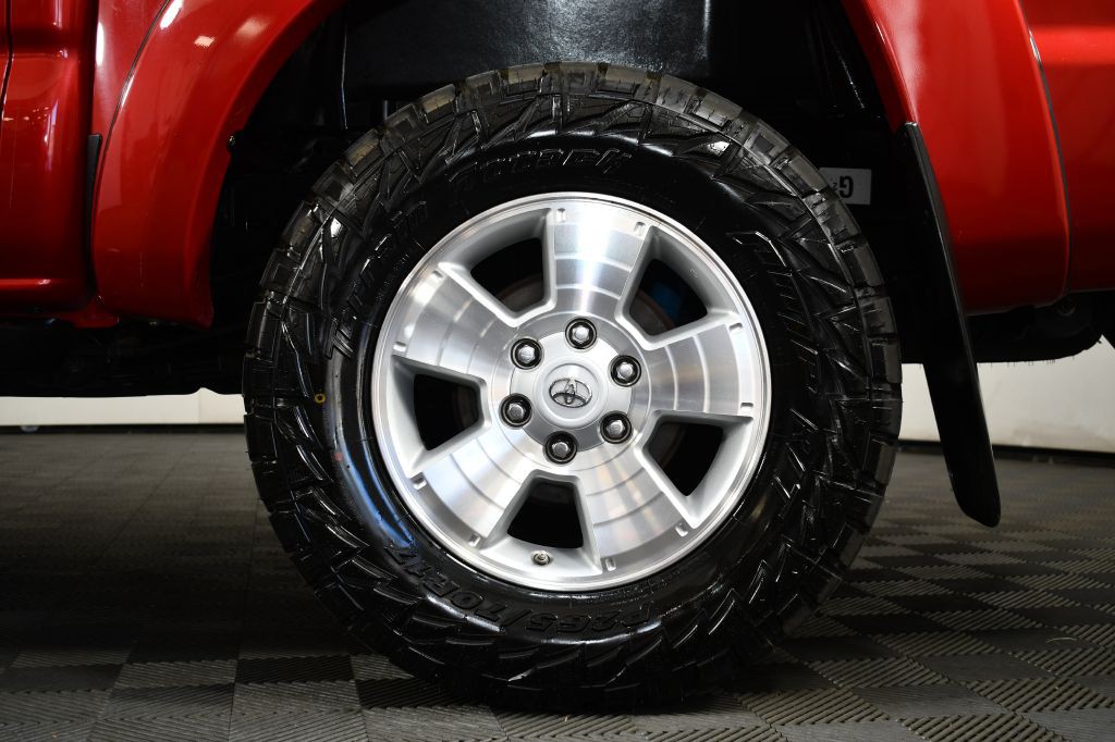 2015 Toyota Tacoma Image 44