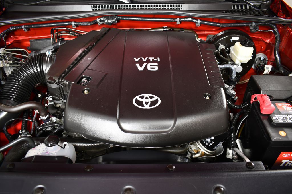 2015 Toyota Tacoma Image 45