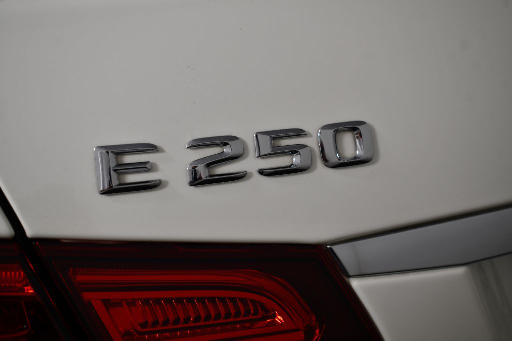2015 Mercedes-Benz E-Class Image 15