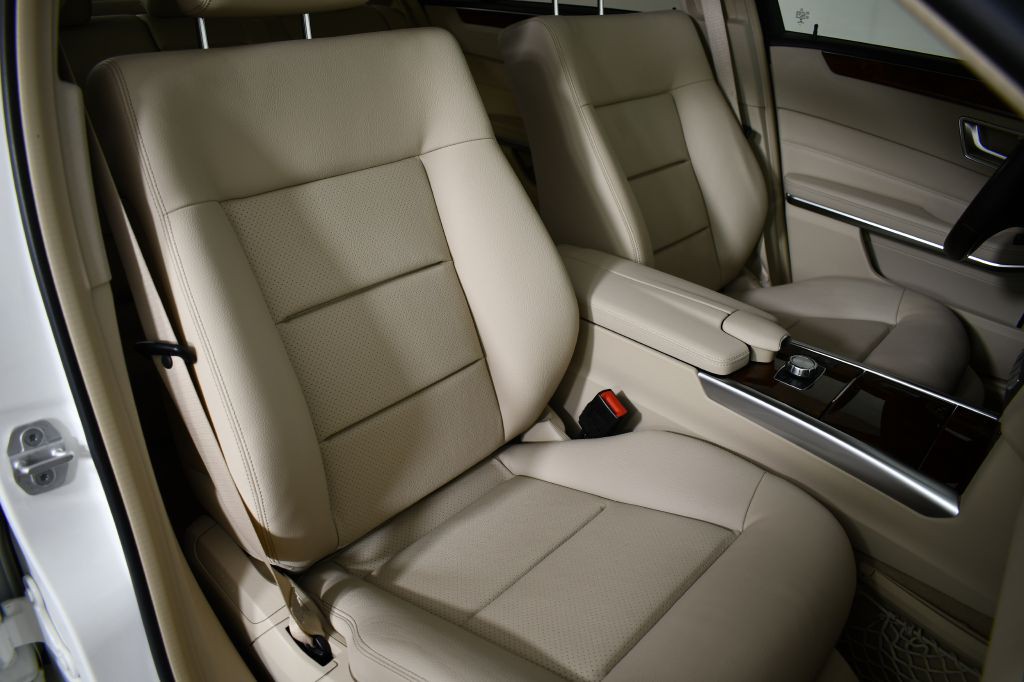2015 Mercedes-Benz E-Class Image 23