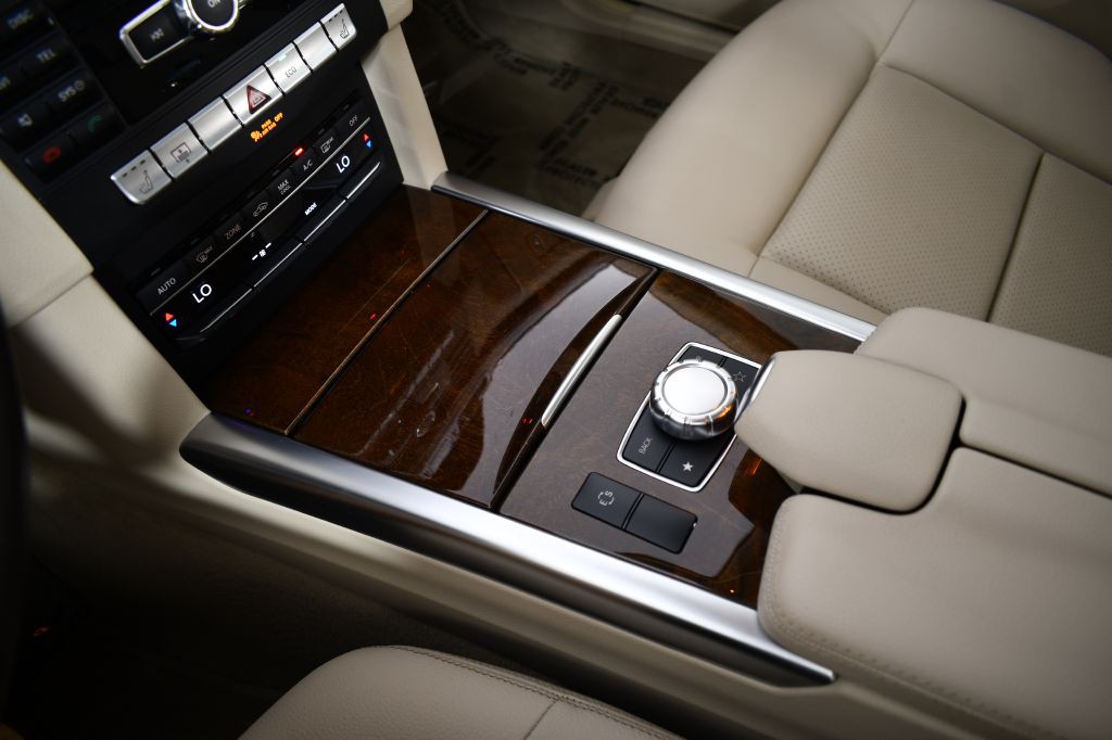 2015 Mercedes-Benz E-Class Image 39