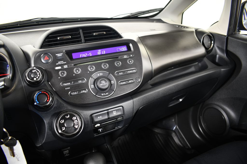 2013 Honda Fit Image 31