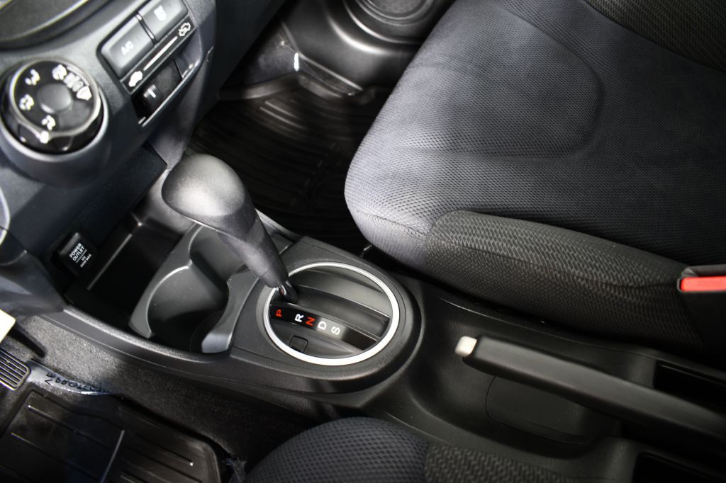2013 Honda Fit Image 33