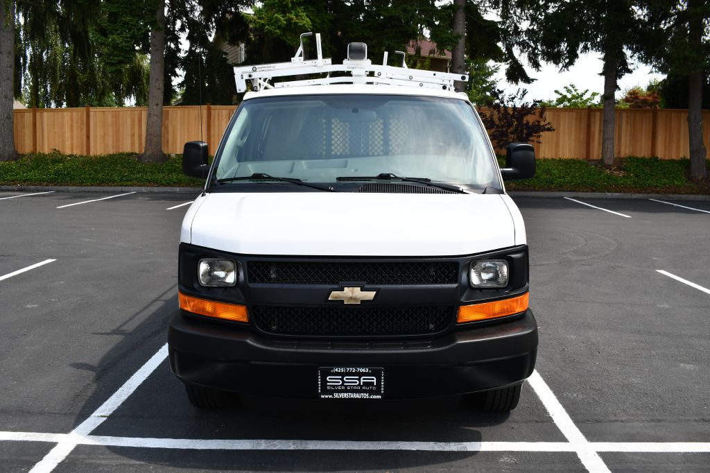 2016 Chevrolet Express Image 2