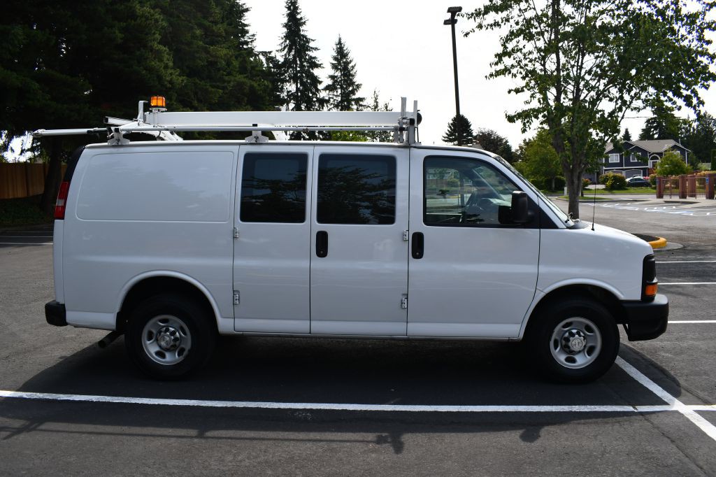 2016 Chevrolet Express Image 5