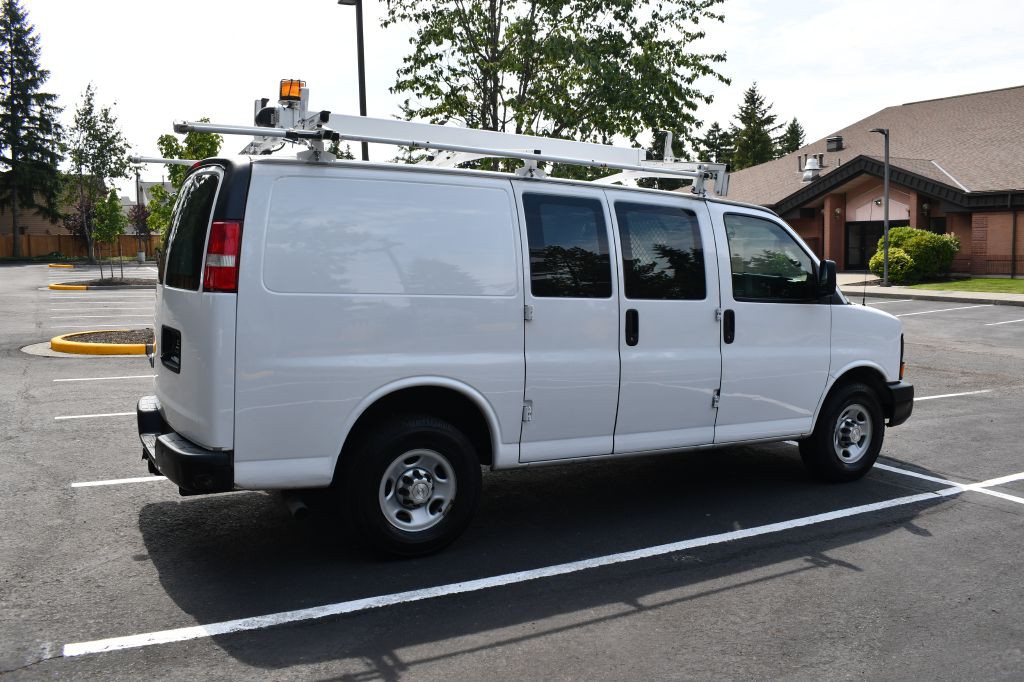 2016 Chevrolet Express Image 6