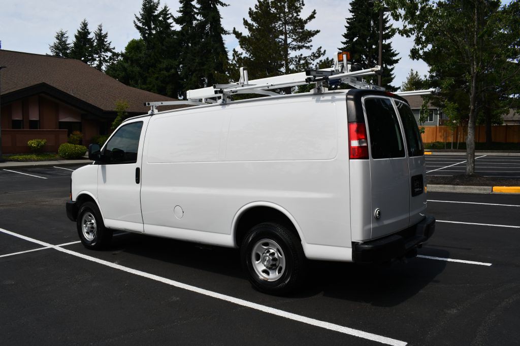 2016 Chevrolet Express Image 10