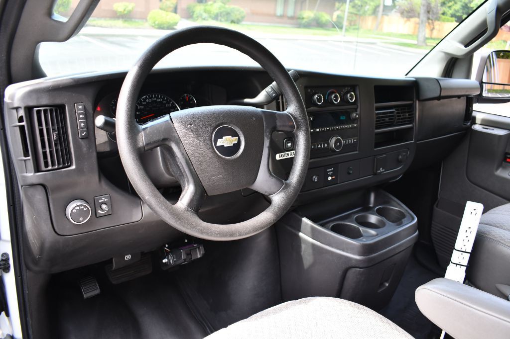 2016 Chevrolet Express Image 20