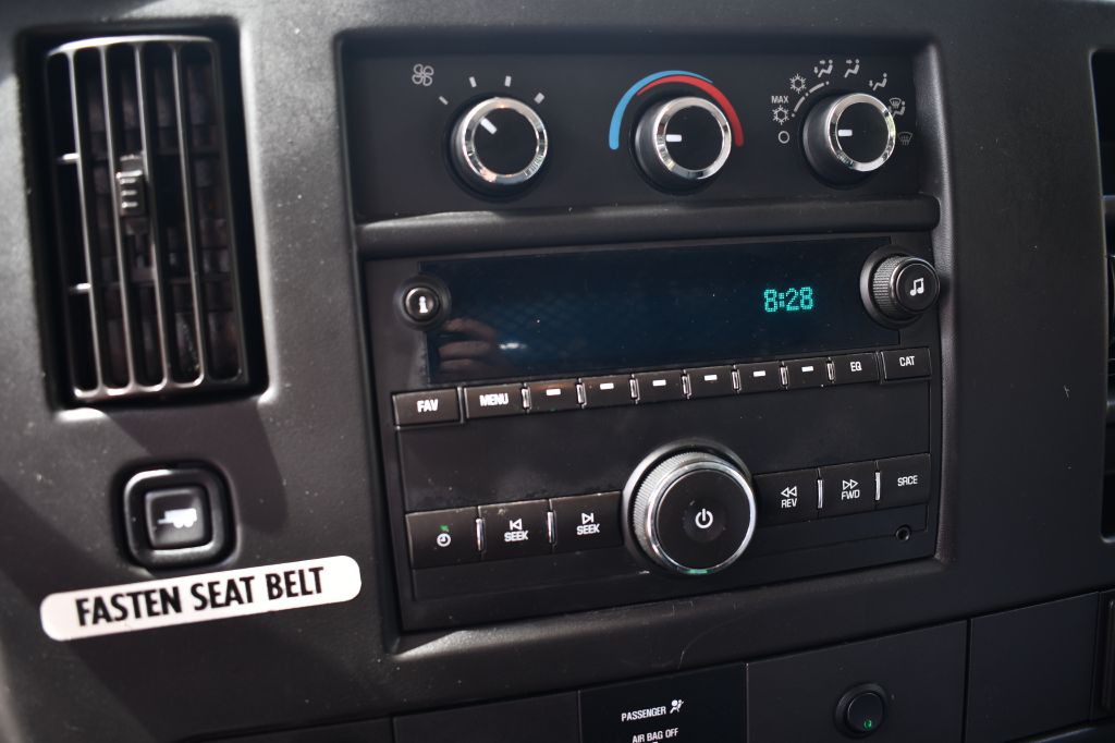 2016 Chevrolet Express Image 23
