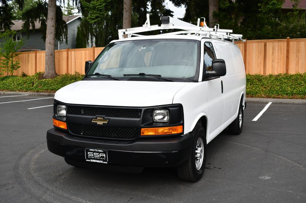 2016 Chevrolet Express Image 2