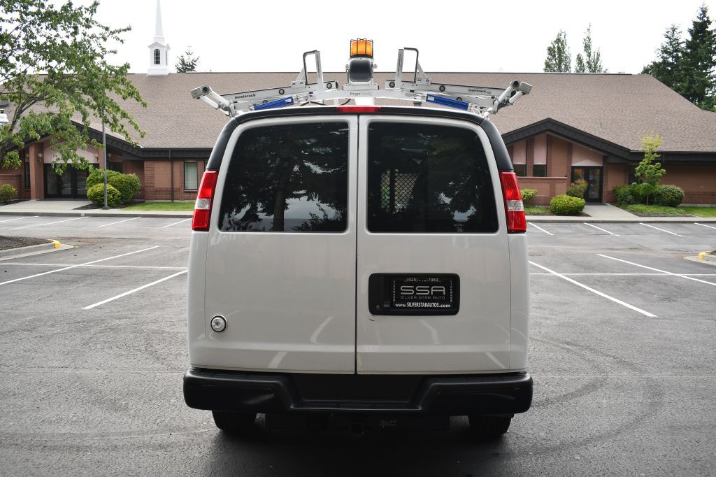 2016 Chevrolet Express Image 9
